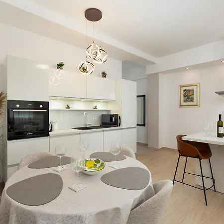 Stylish Mediterraneo Apartment *