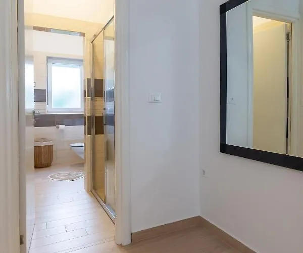 Stylish Mediterraneo Πόρετς